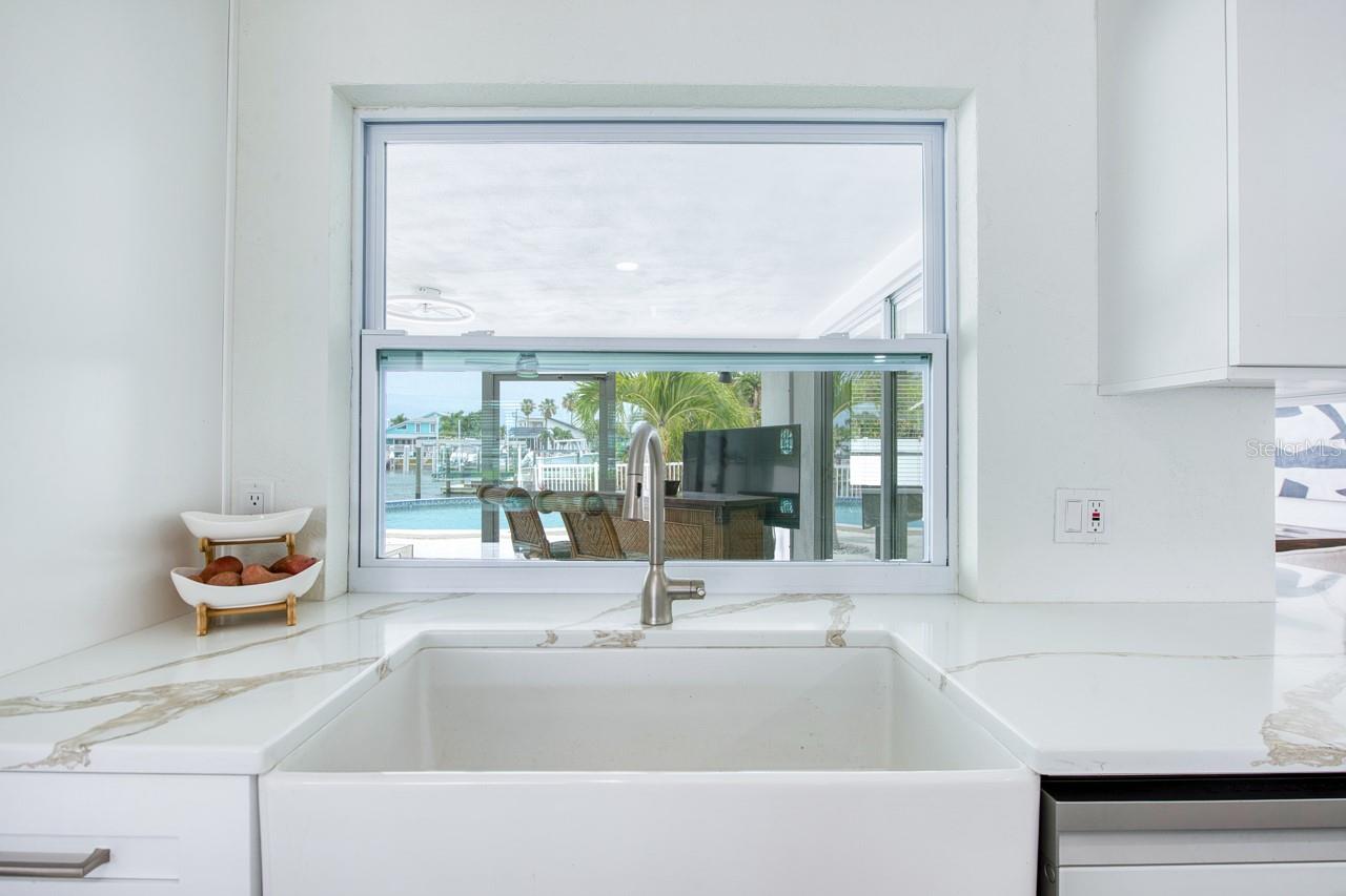 12125 6TH ST E, TREASURE ISLAND, FL — photo 22