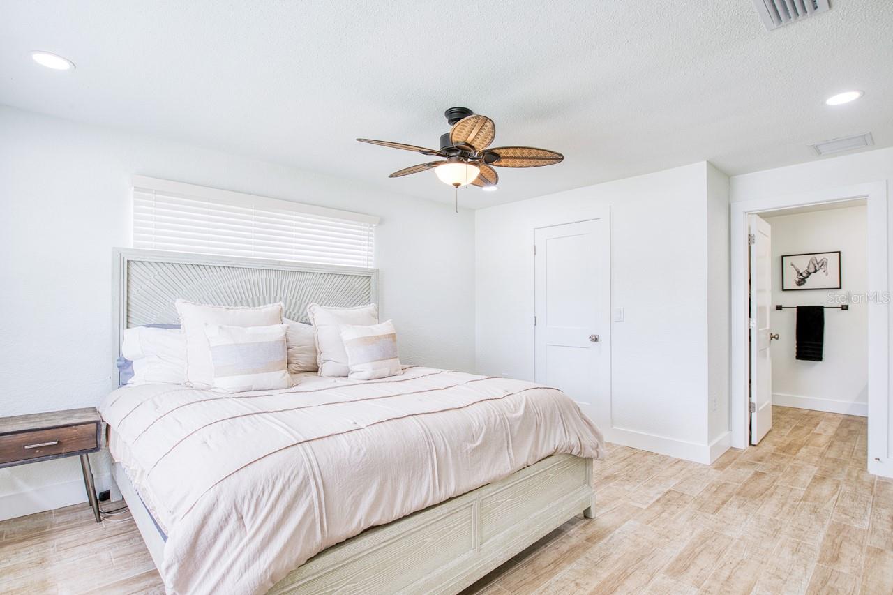12125 6TH ST E, TREASURE ISLAND, FL — photo 24