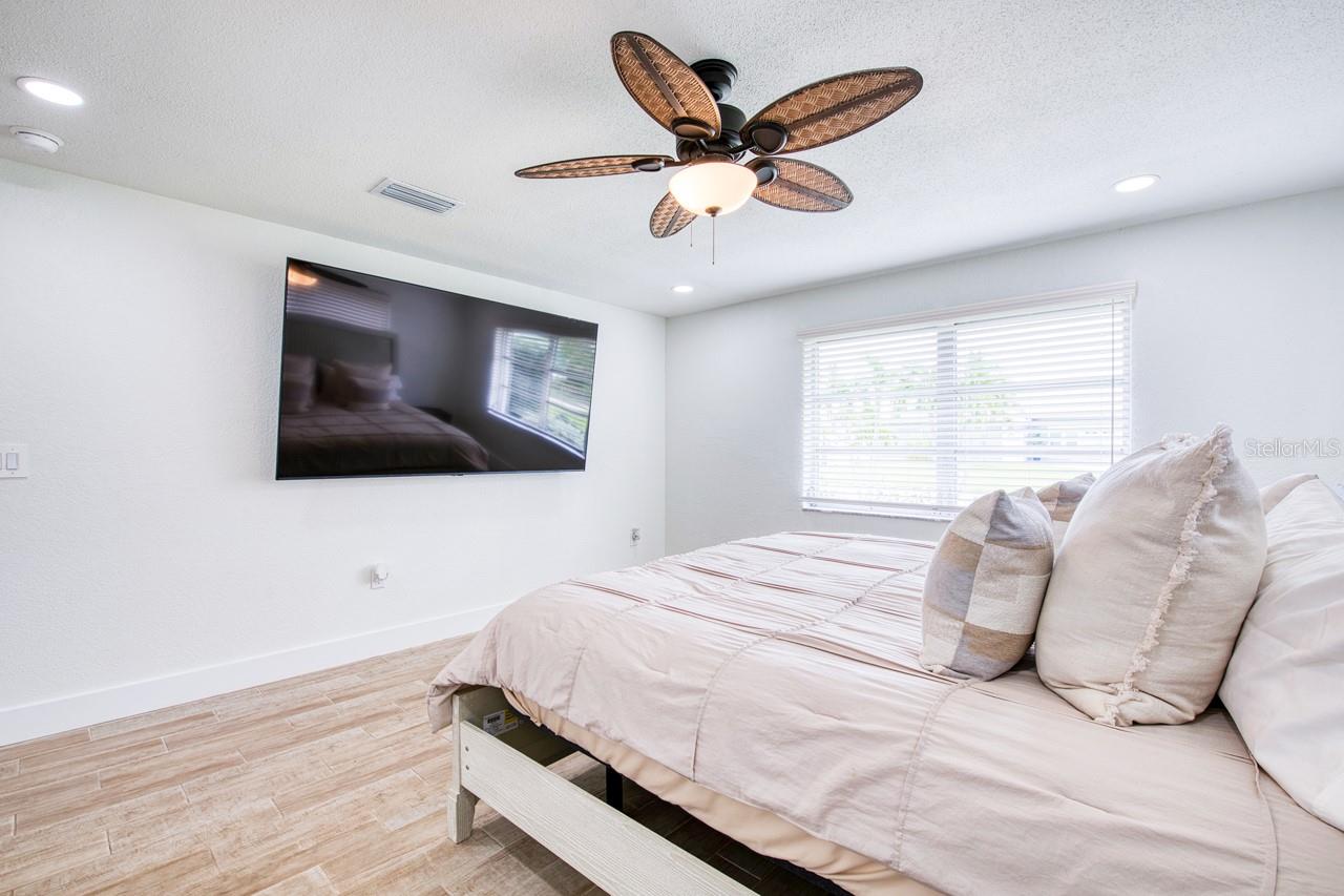 12125 6TH ST E, TREASURE ISLAND, FL — photo 25
