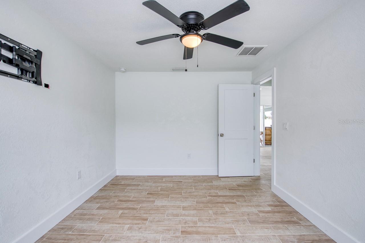 12125 6TH ST E, TREASURE ISLAND, FL — photo 33