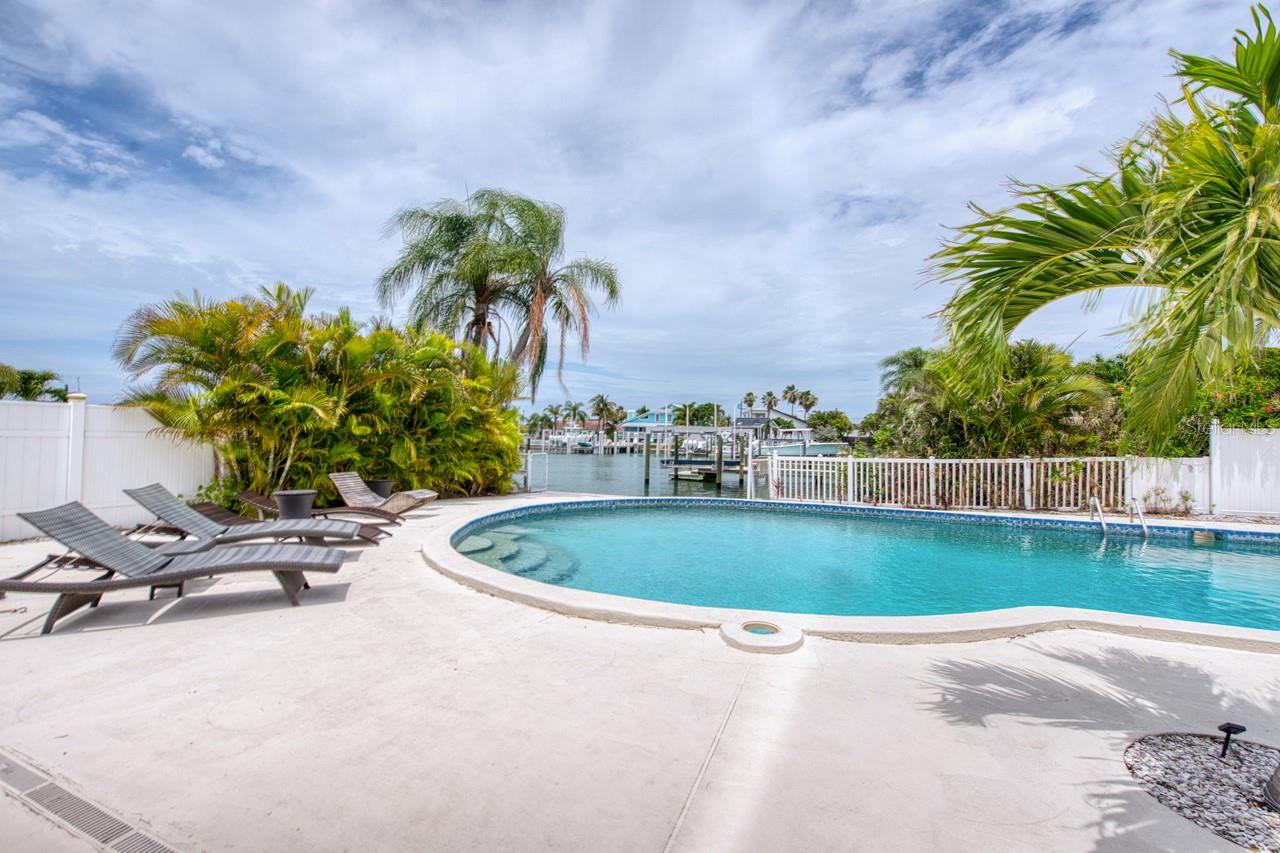 12125 6TH ST E, TREASURE ISLAND, FL — photo 38
