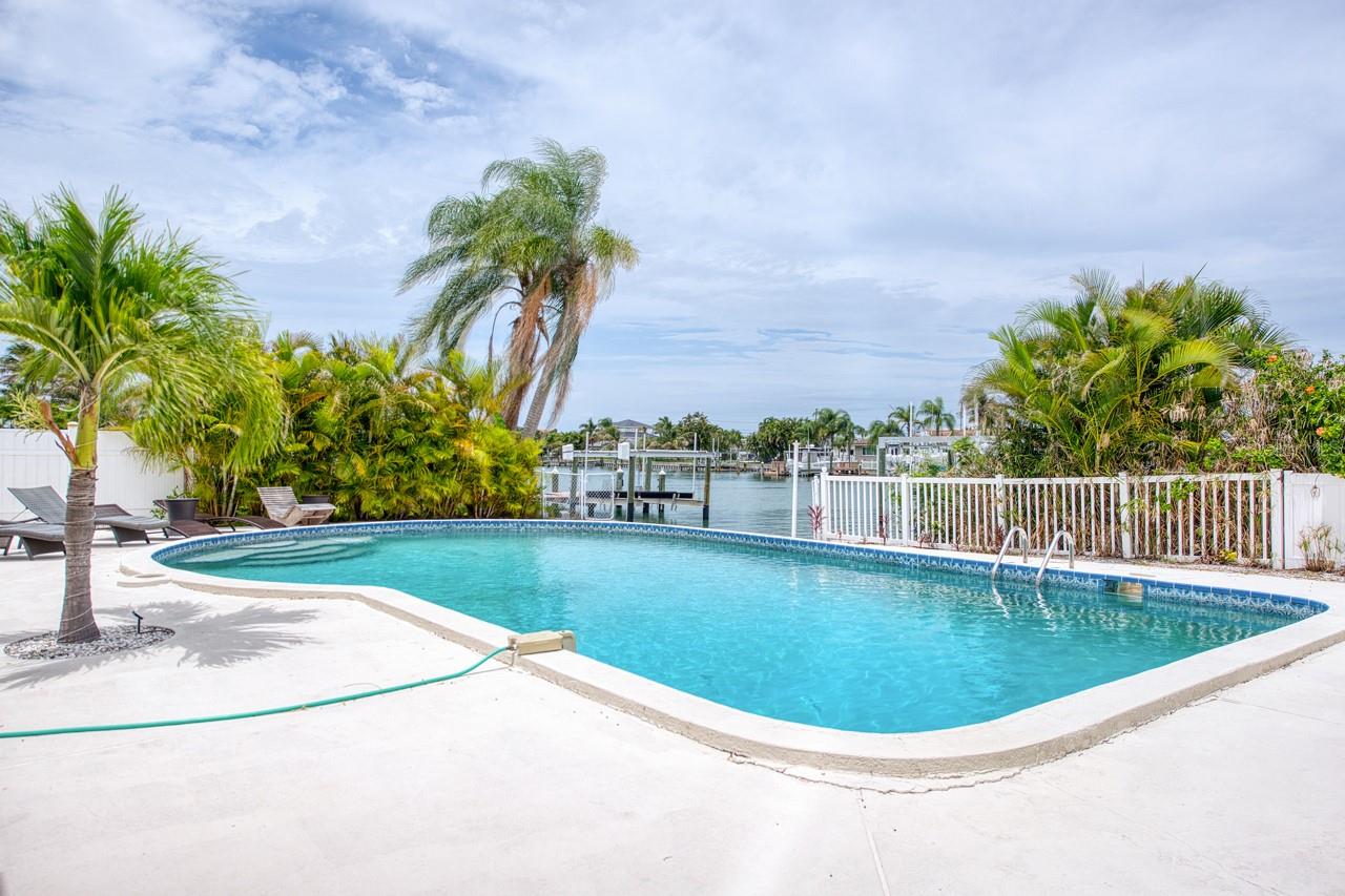 12125 6TH ST E, TREASURE ISLAND, FL — photo 40