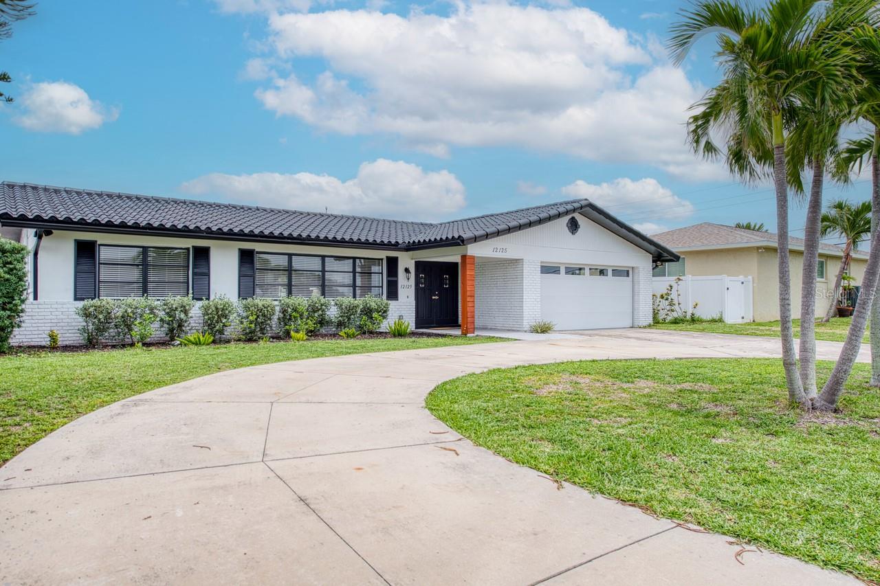 12125 6TH ST E, TREASURE ISLAND, FL — photo 46