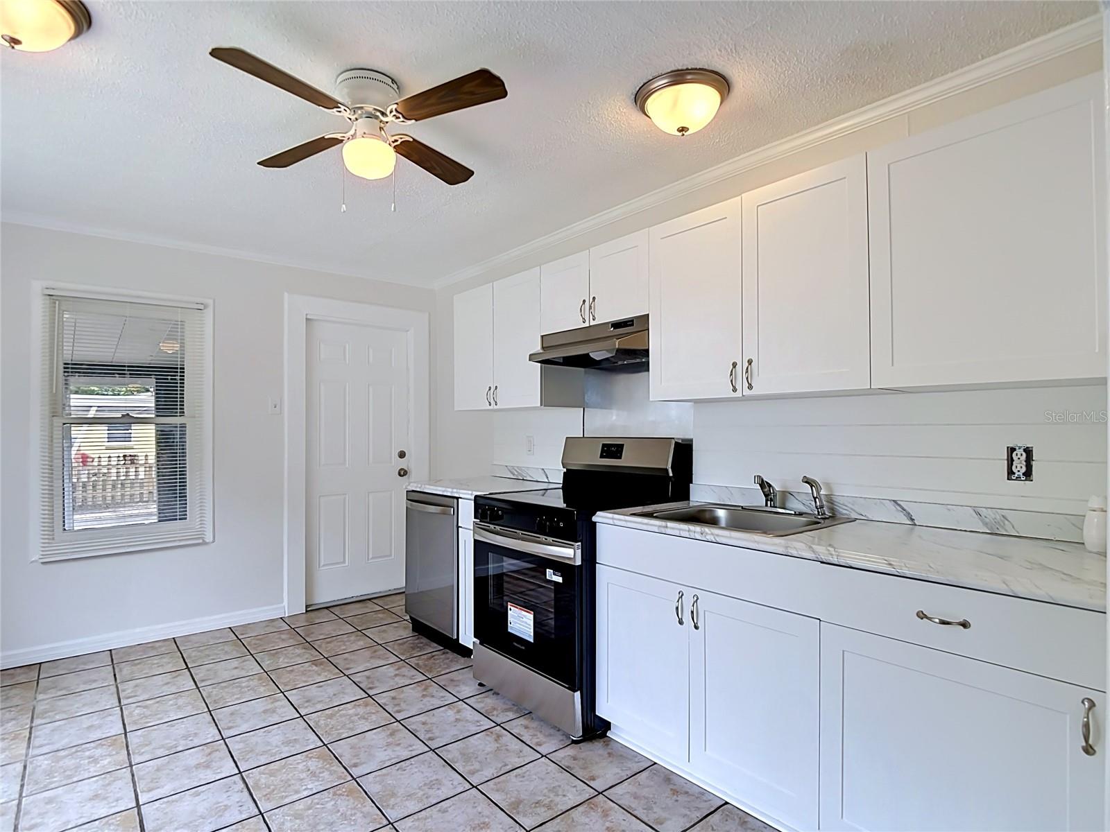 5719 PINE ST, NEW PORT RICHEY, FL — photo 4