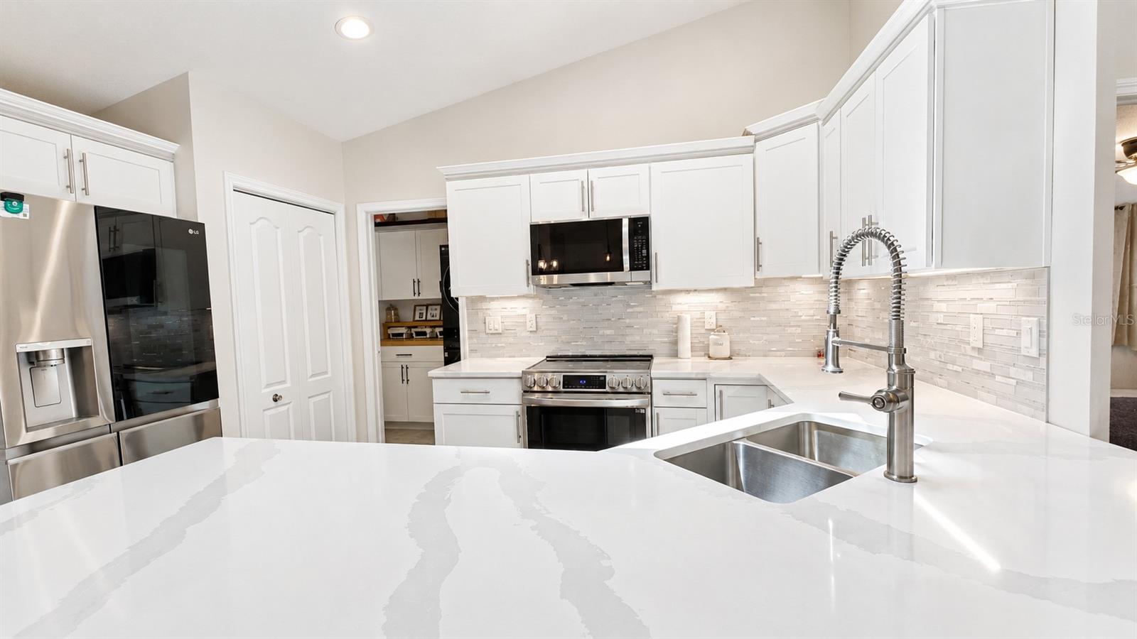 6441 SILVER OAKS DR, ZEPHYRHILLS, FL — photo 10
