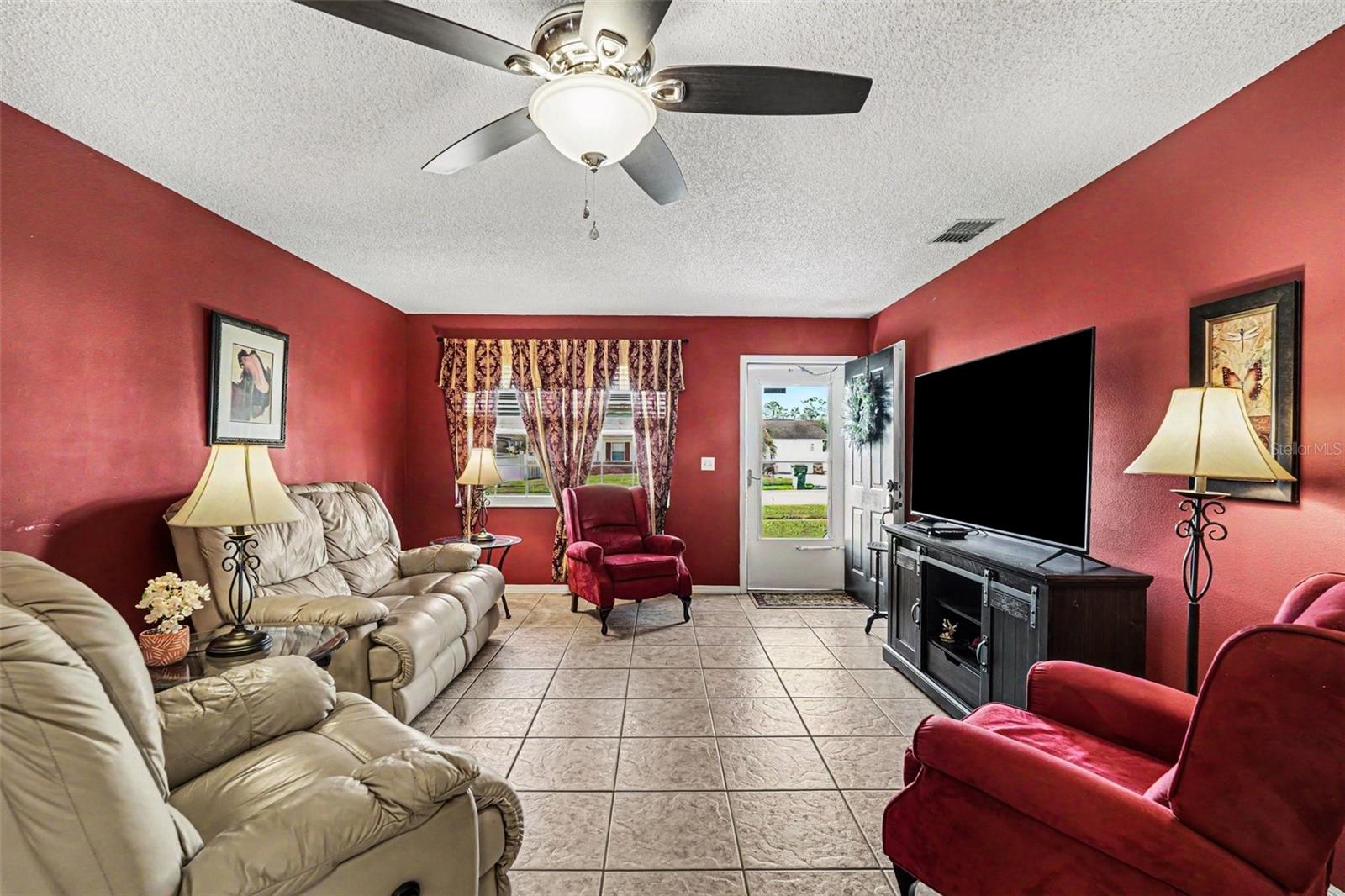 38619 TRELLIS AVE, ZEPHYRHILLS, FL — photo 2