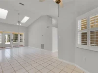 701 GLEN OAKS DR — photo 9