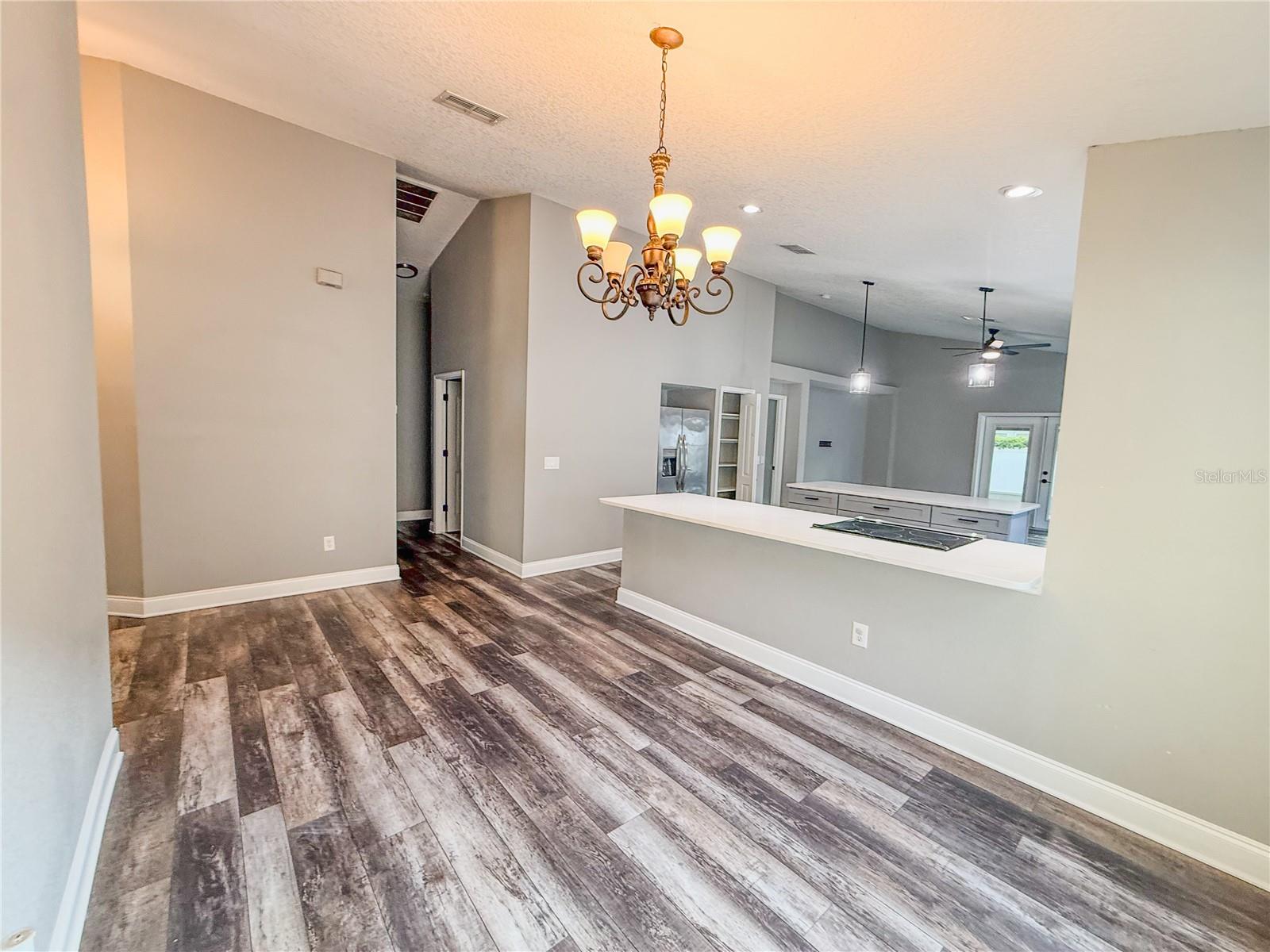 8608 FAWN CREEK DR, TAMPA, FL — photo 7