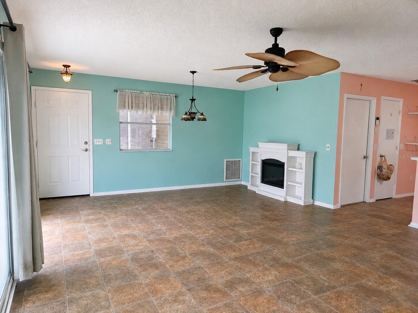 481 HILDALGO DR, THE VILLAGES, FL — photo 2