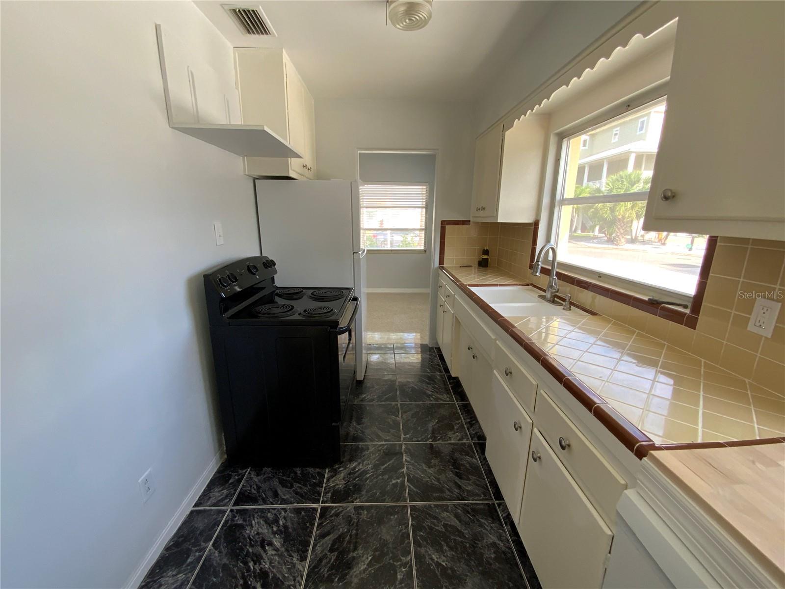 1404 COREY WAY S, SOUTH PASADENA, FL — photo 8