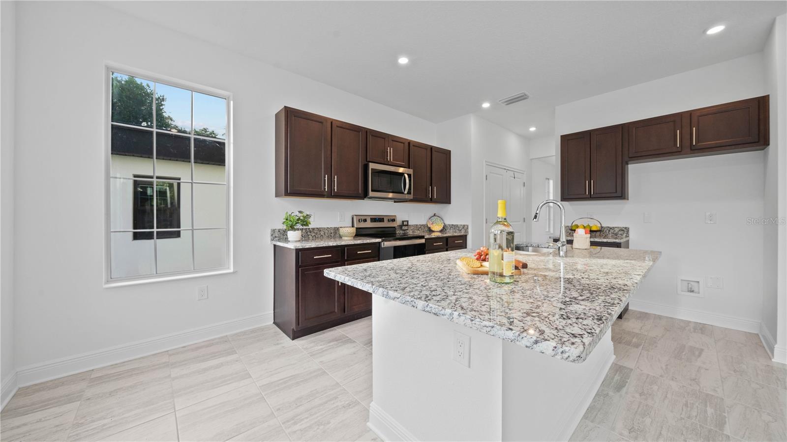 1156 37TH AVE N, ST PETERSBURG, FL — photo 13