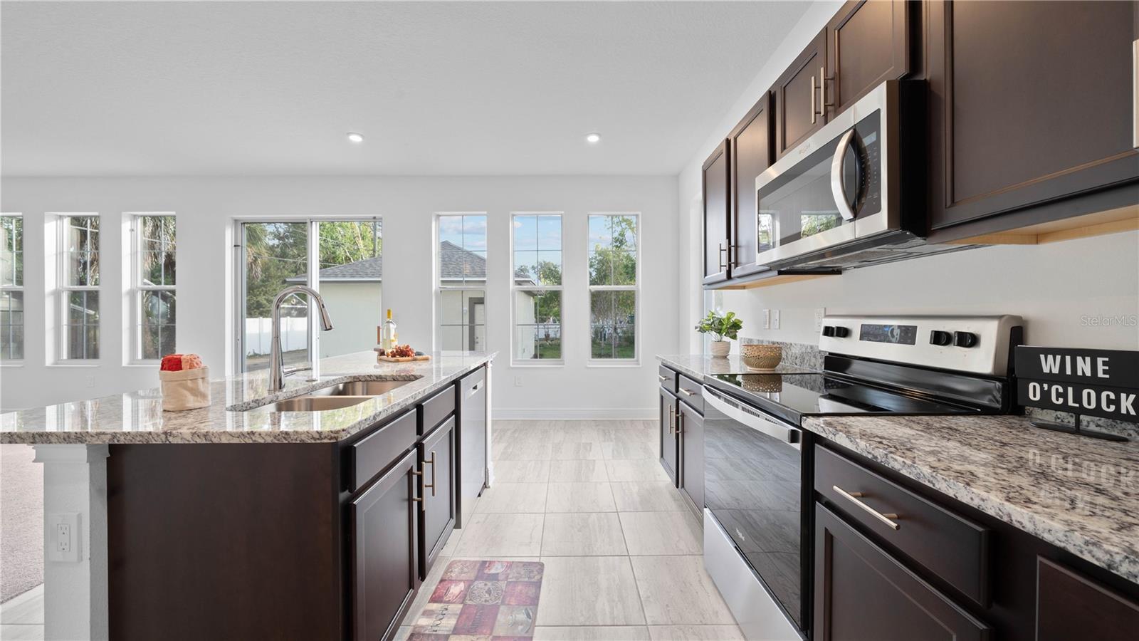 1156 37TH AVE N, ST PETERSBURG, FL — photo 16