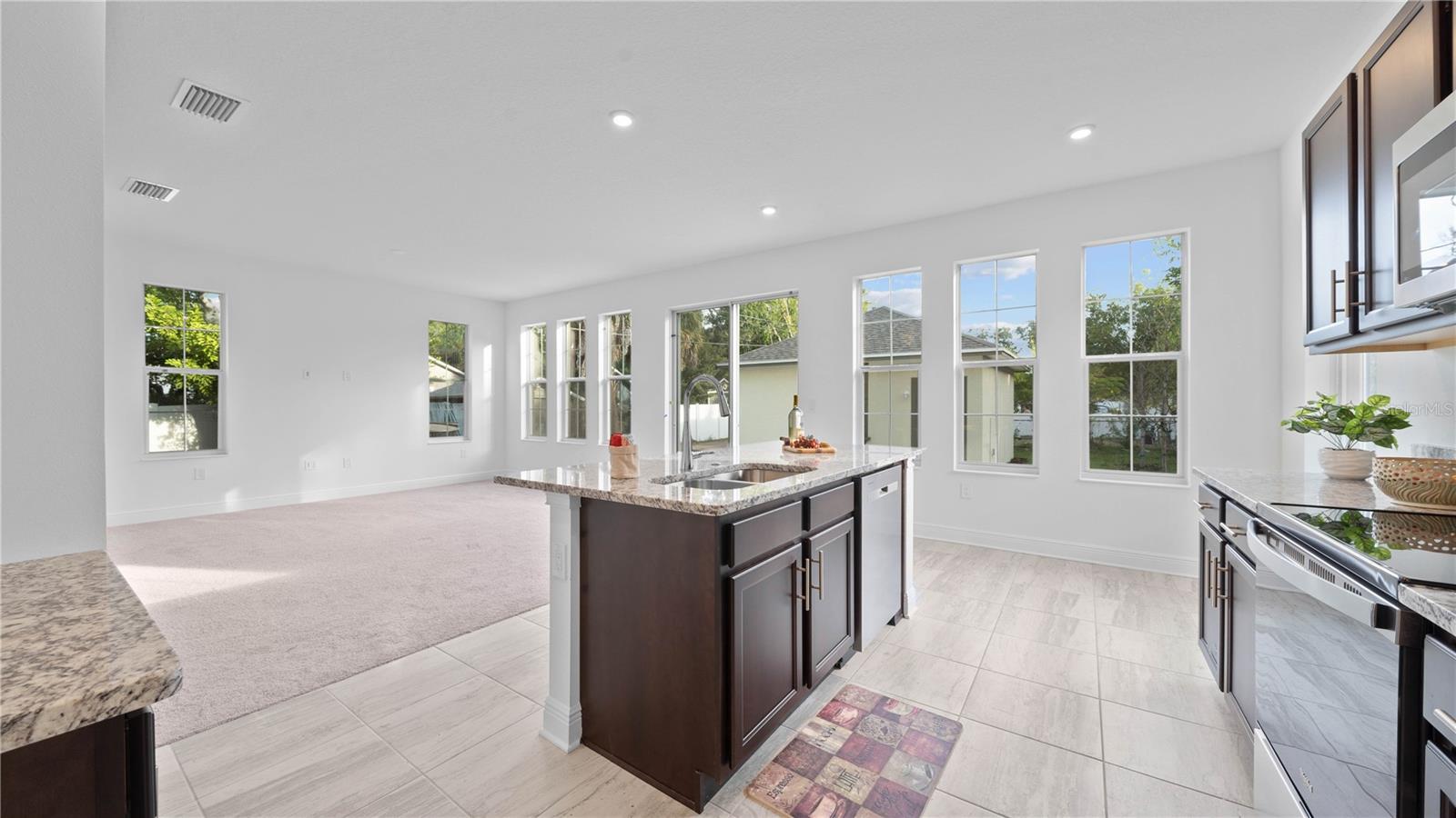 1156 37TH AVE N, ST PETERSBURG, FL — photo 17
