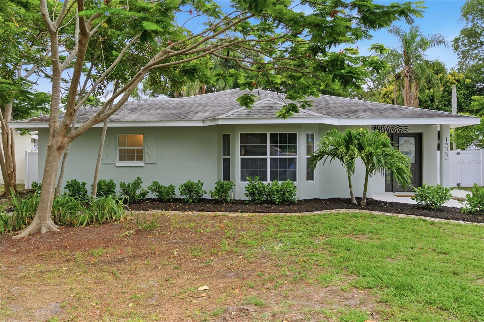 1533 SUFFOLK ST N, ST PETERSBURG, FL — photo 2