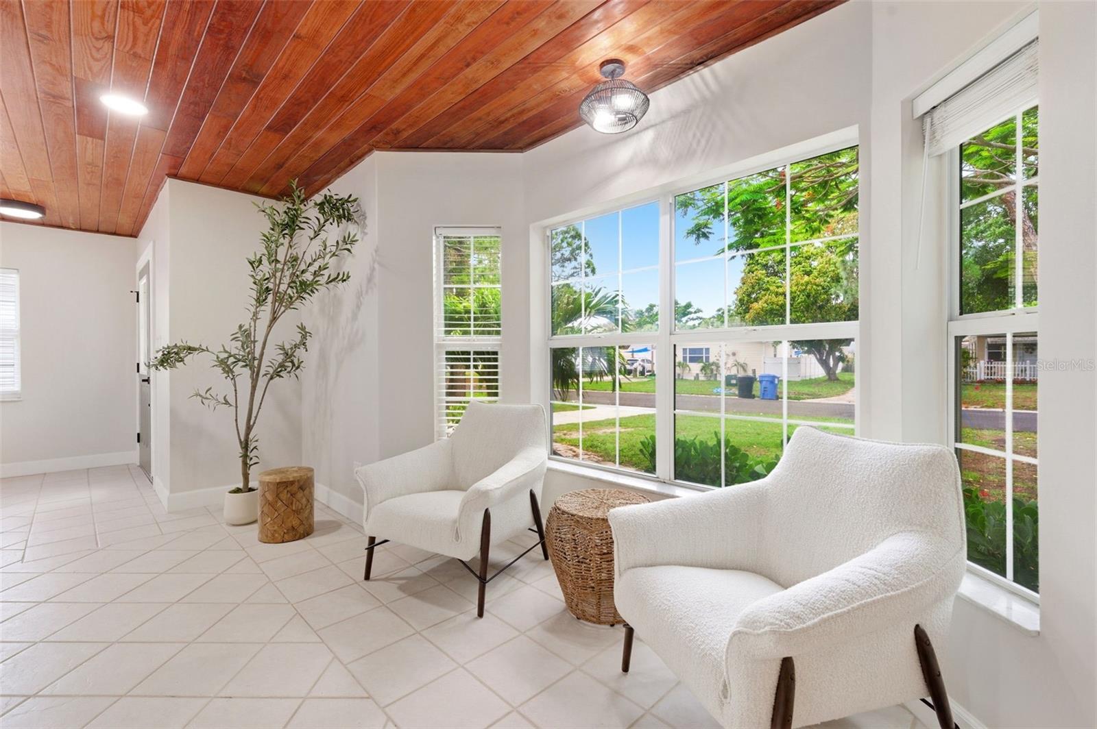 1533 SUFFOLK ST N, ST PETERSBURG, FL — photo 8