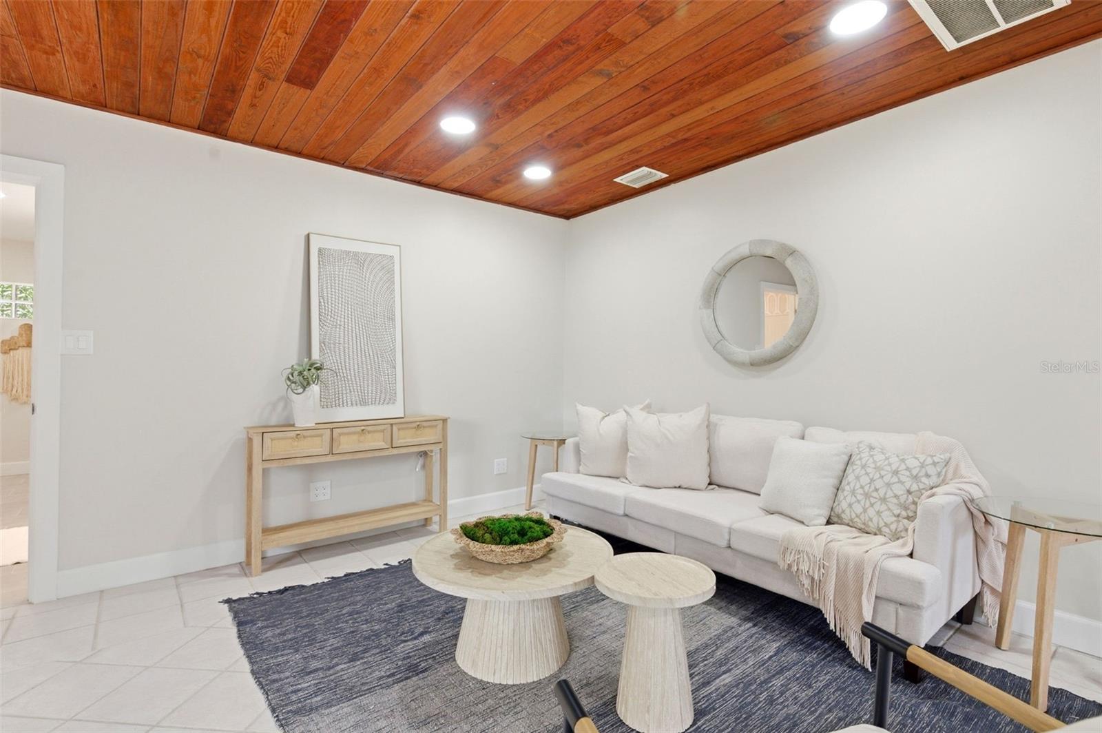 1533 SUFFOLK ST N, ST PETERSBURG, FL — photo 9