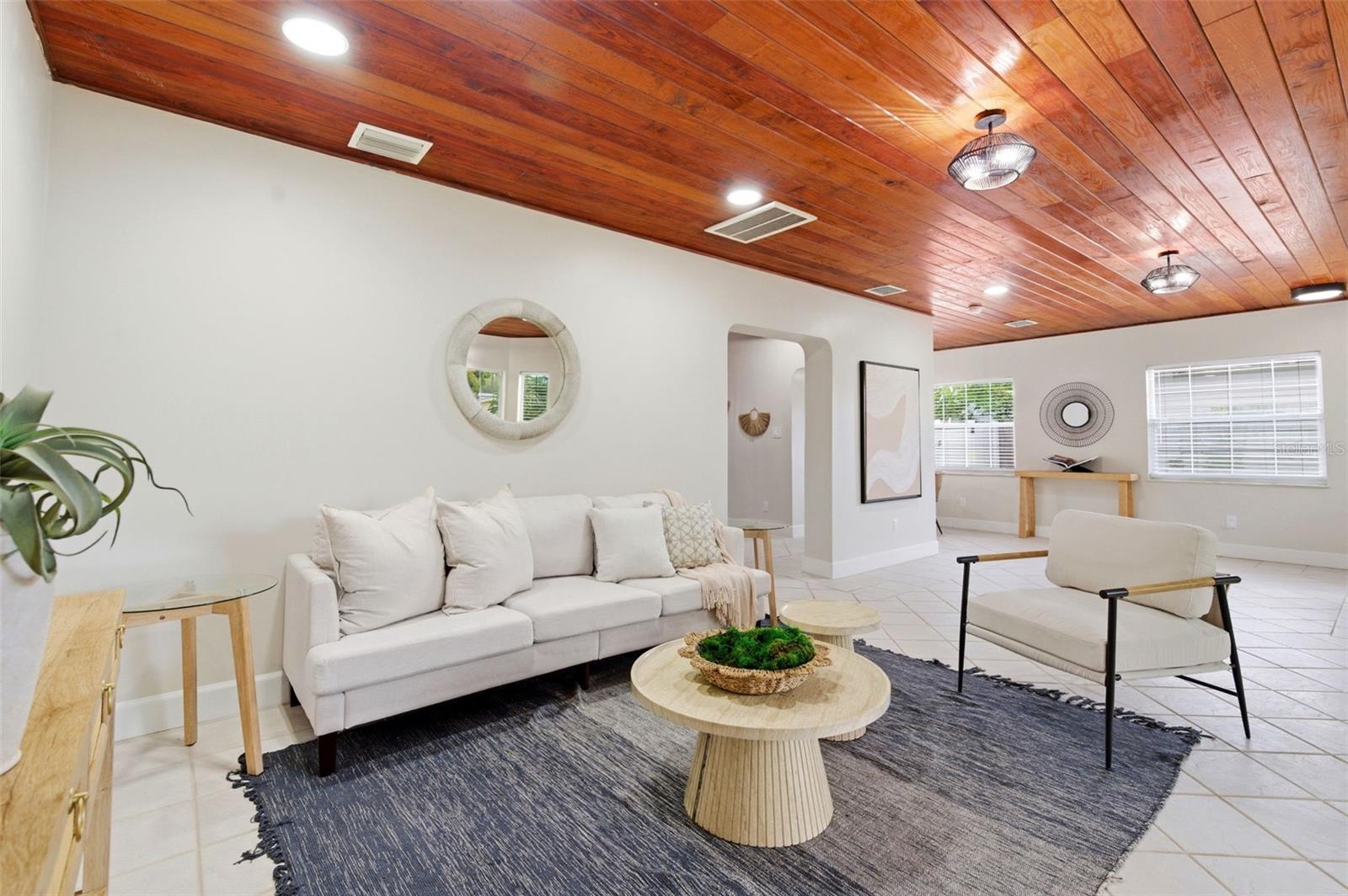 1533 SUFFOLK ST N, ST PETERSBURG, FL — photo 10
