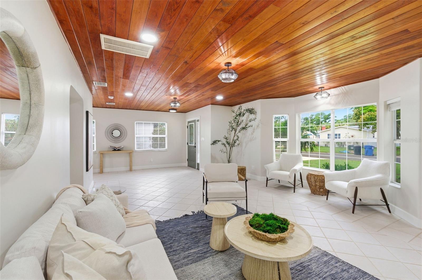 1533 SUFFOLK ST N, ST PETERSBURG, FL — photo 11