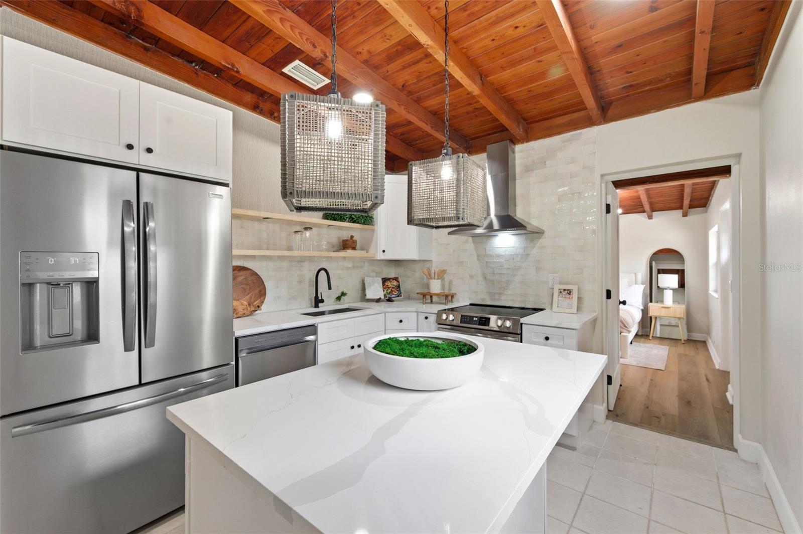 1533 SUFFOLK ST N, ST PETERSBURG, FL — photo 19