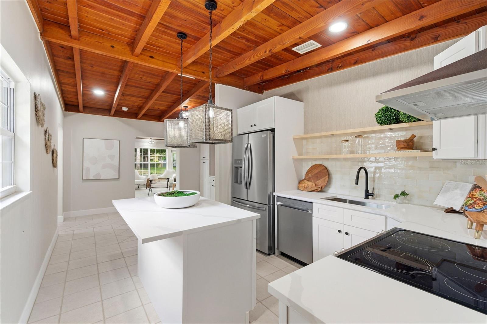 1533 SUFFOLK ST N, ST PETERSBURG, FL — photo 21