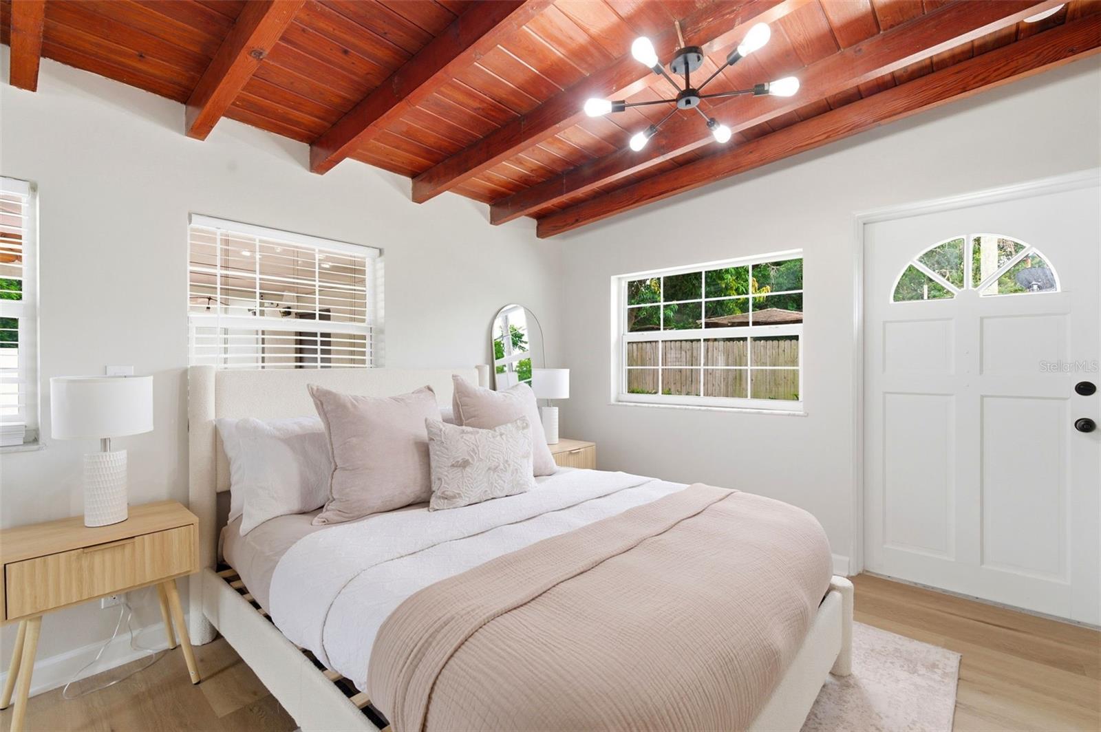 1533 SUFFOLK ST N, ST PETERSBURG, FL — photo 28