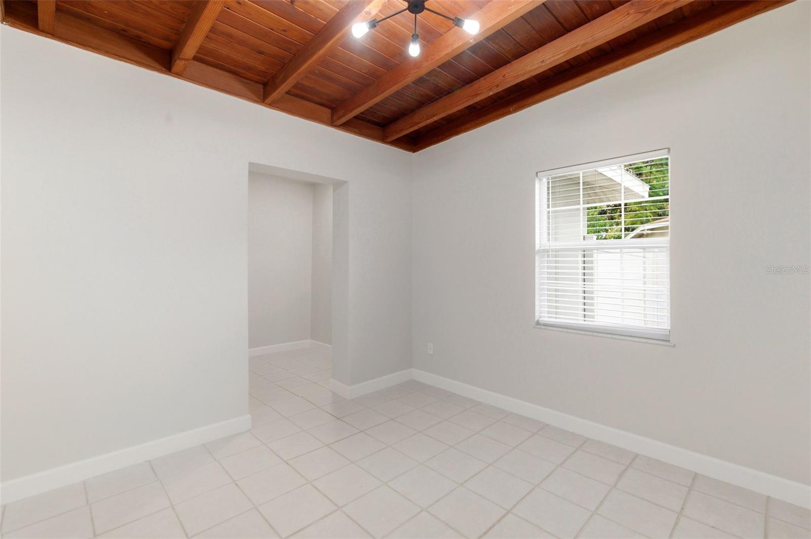 1533 SUFFOLK ST N, ST PETERSBURG, FL — photo 32