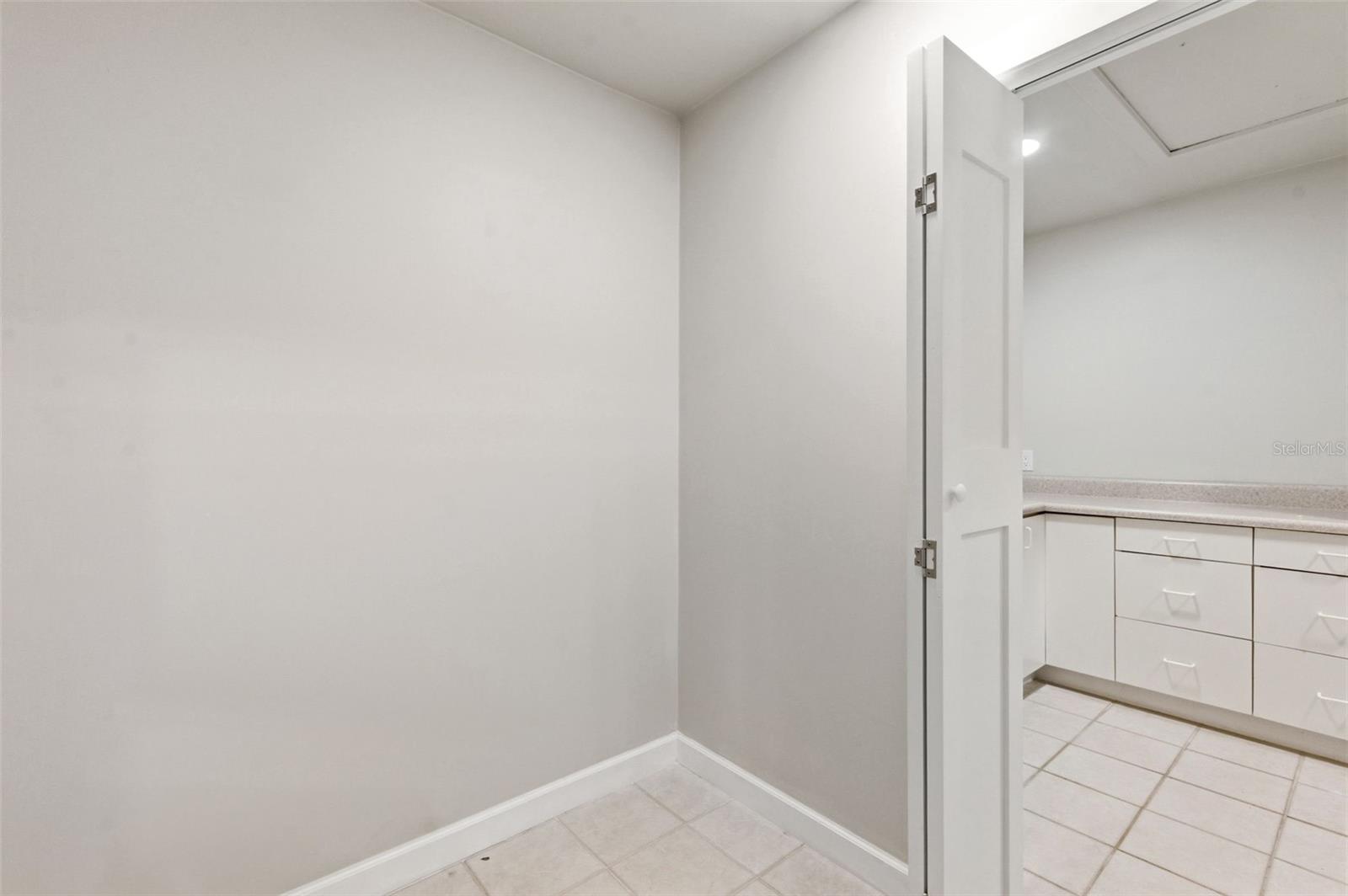 1533 SUFFOLK ST N, ST PETERSBURG, FL — photo 35