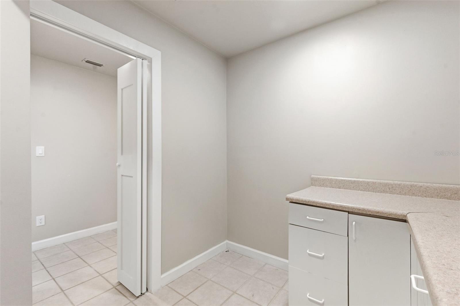 1533 SUFFOLK ST N, ST PETERSBURG, FL — photo 38