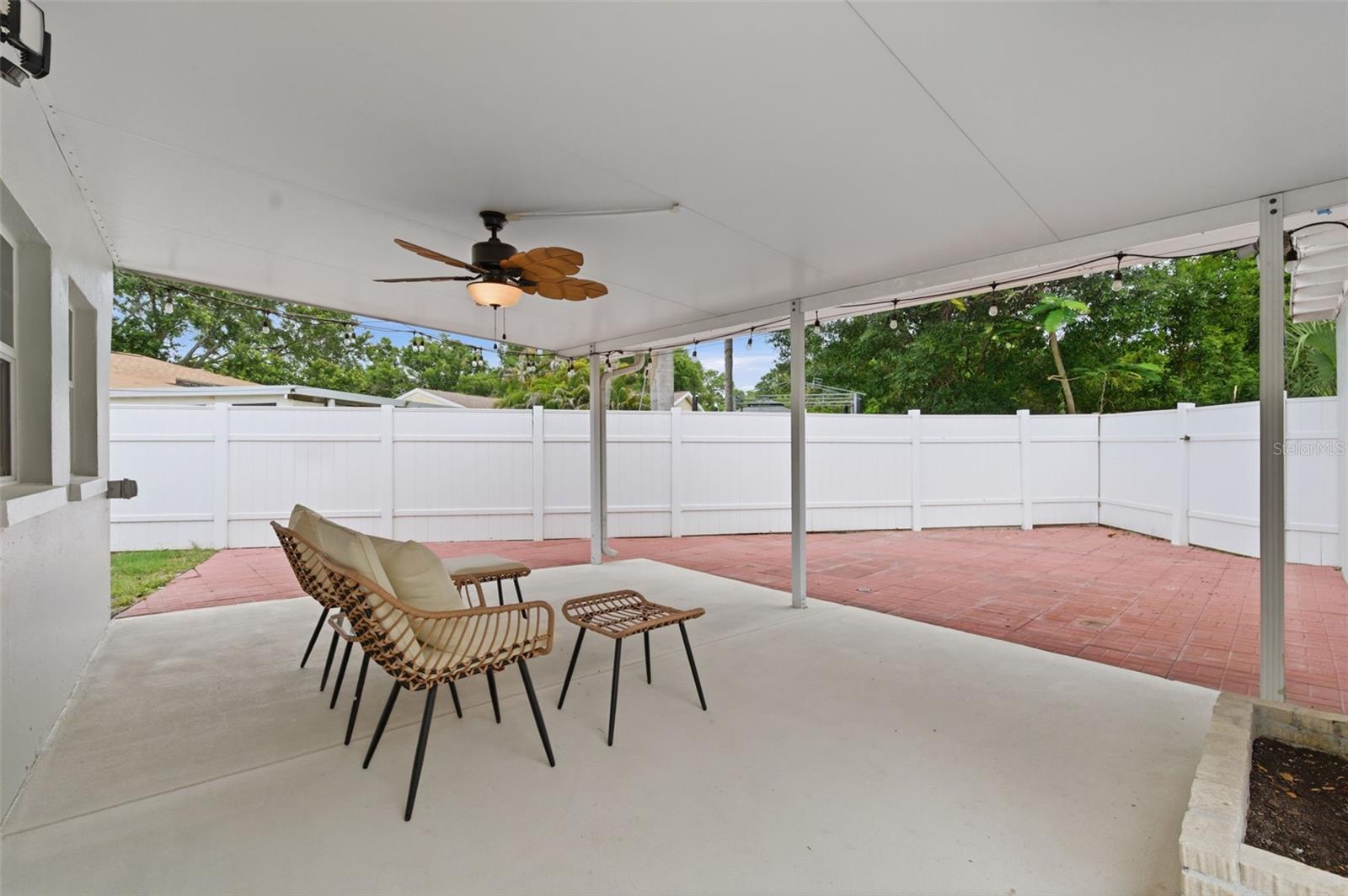 1533 SUFFOLK ST N, ST PETERSBURG, FL — photo 44