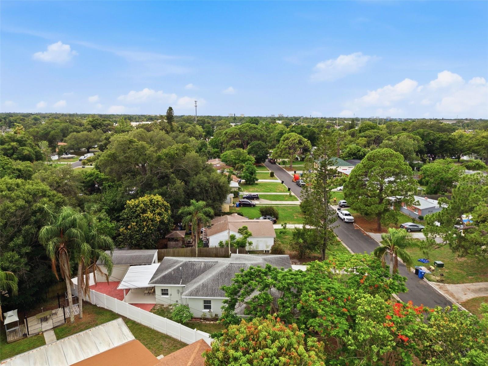 1533 SUFFOLK ST N, ST PETERSBURG, FL — photo 51