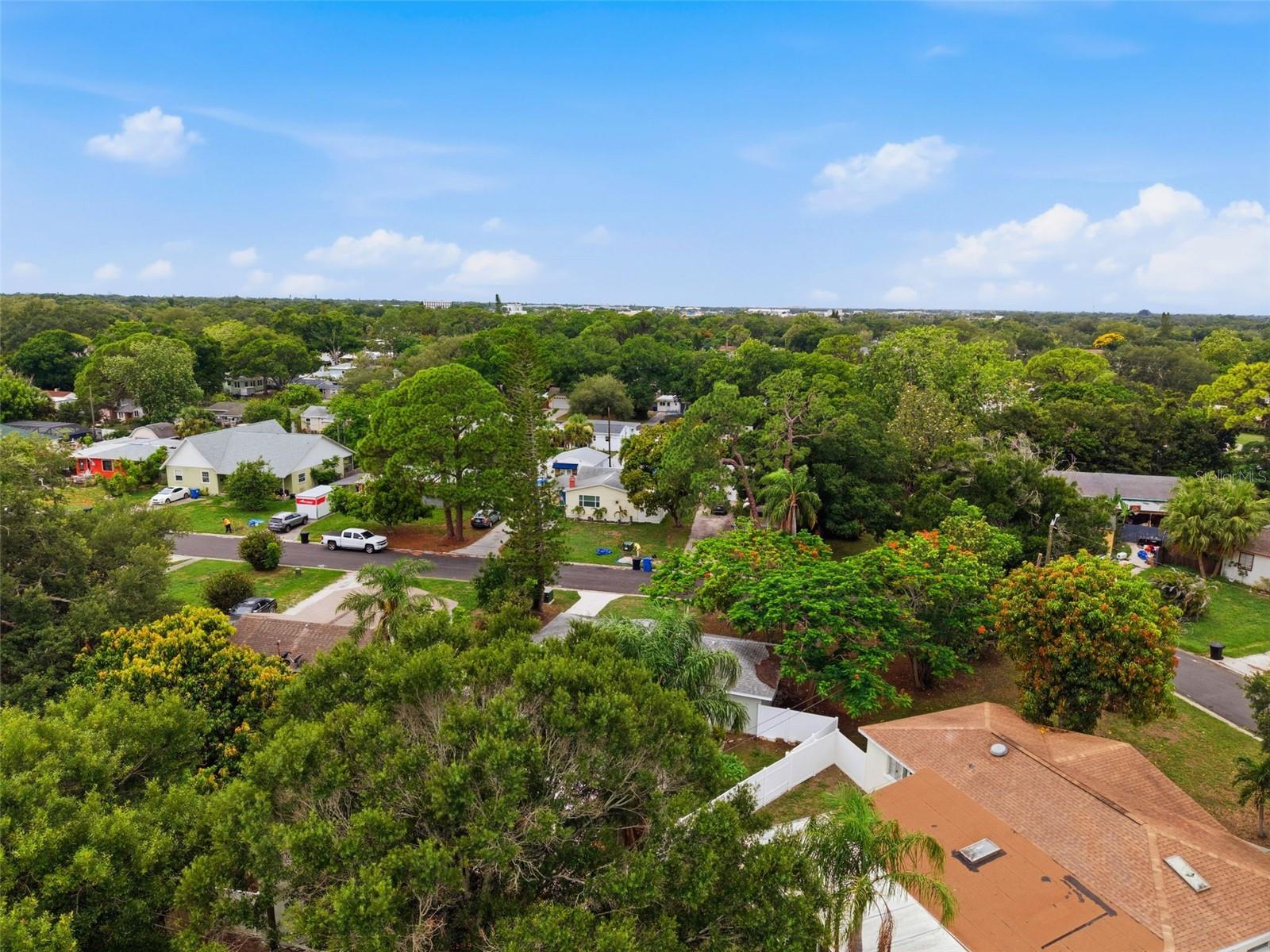 1533 SUFFOLK ST N, ST PETERSBURG, FL — photo 52