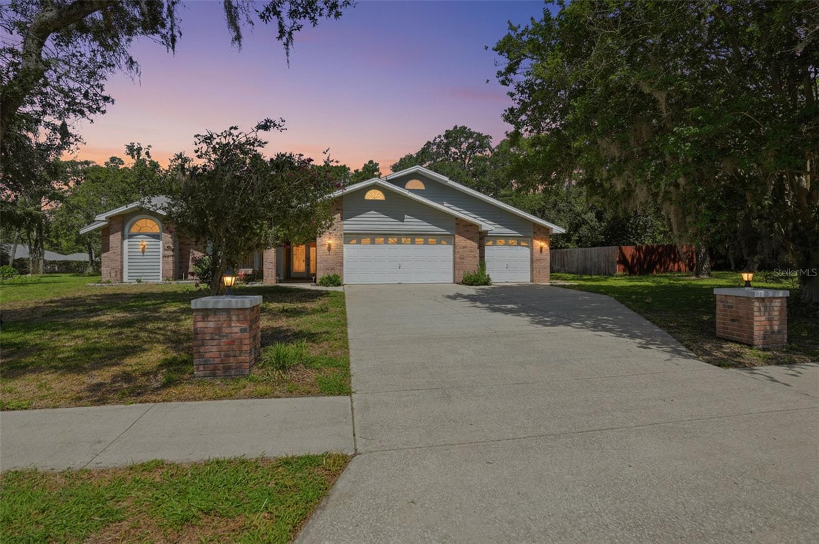 18451 WINDING OAKS BLVD, HUDSON, FL — photo 6