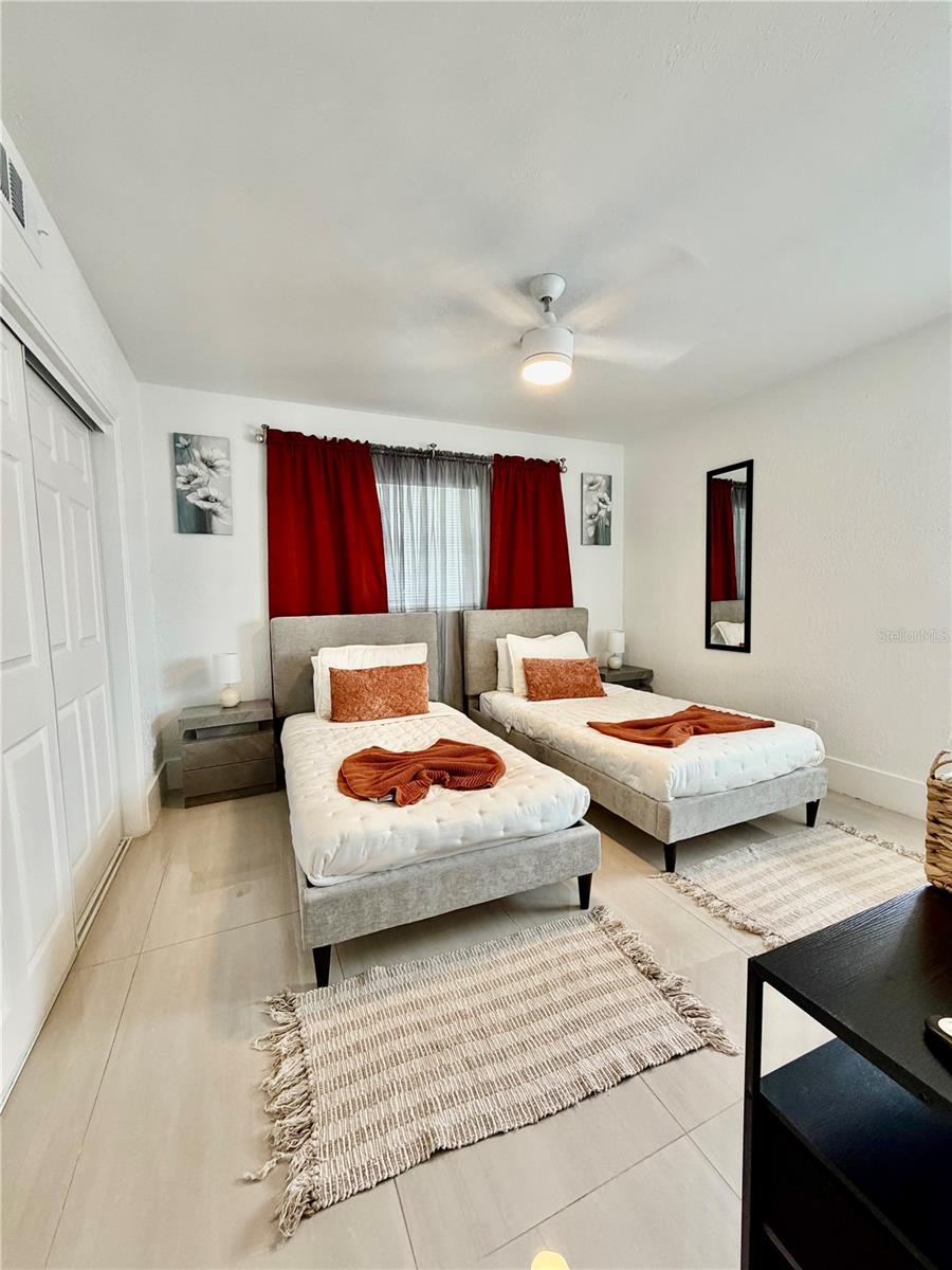 4911 SHETLAND AVE, TAMPA, FL — photo 18