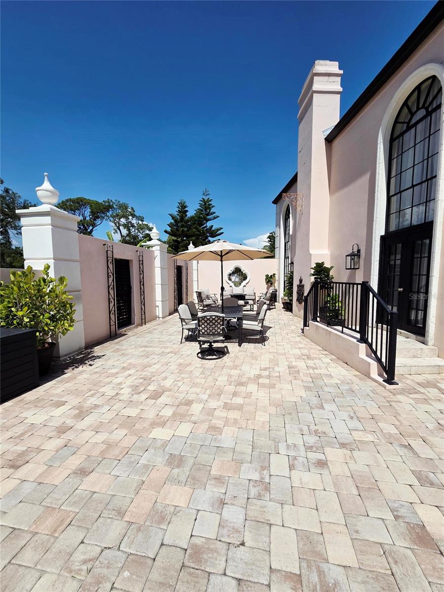 411 72ND ST S, ST PETERSBURG, FL — photo 9