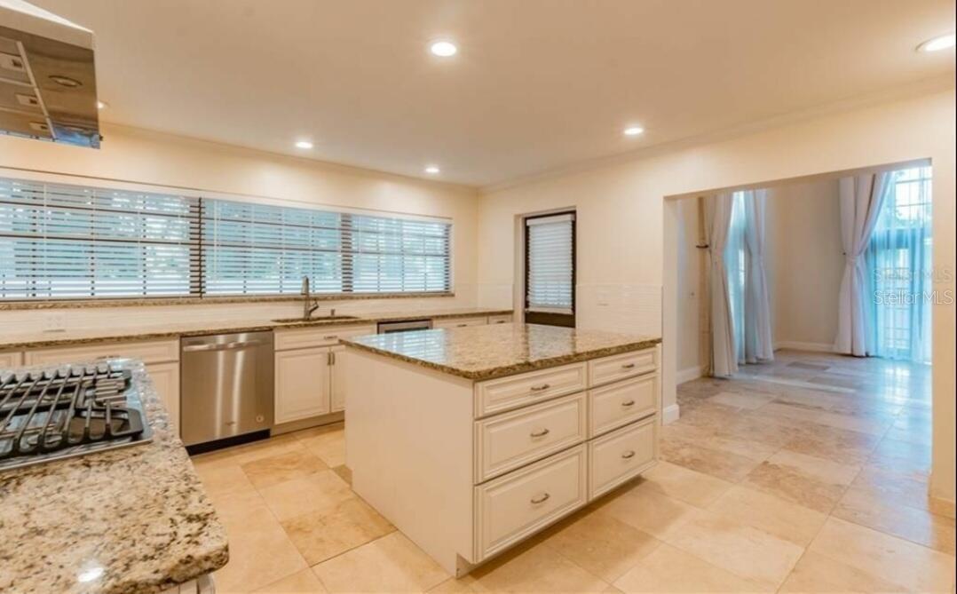 411 72ND ST S, ST PETERSBURG, FL — photo 29