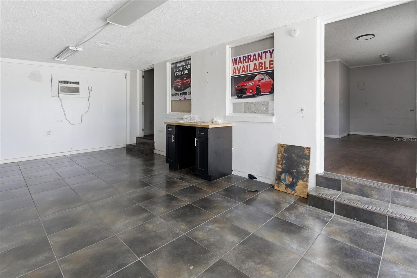 8710 E COLONIAL DR, ORLANDO, FL — photo 23