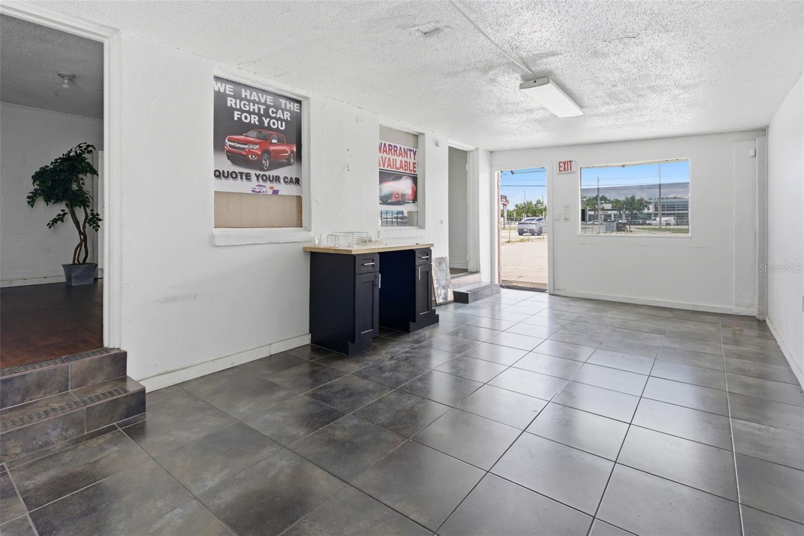 8710 E COLONIAL DR, ORLANDO, FL — photo 24