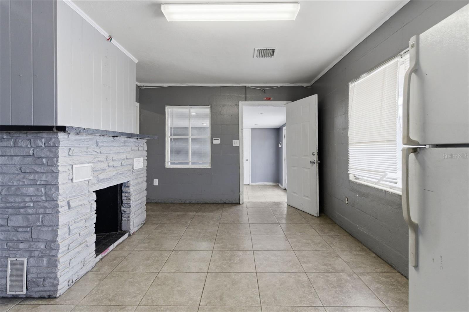 8710 E COLONIAL DR, ORLANDO, FL — photo 26