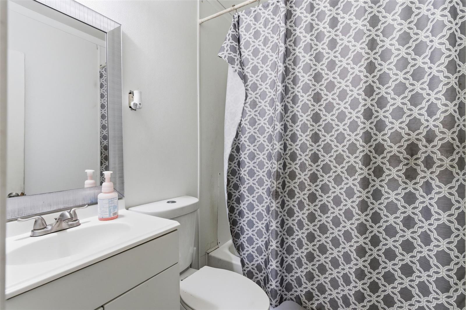 8710 E COLONIAL DR, ORLANDO, FL — photo 29