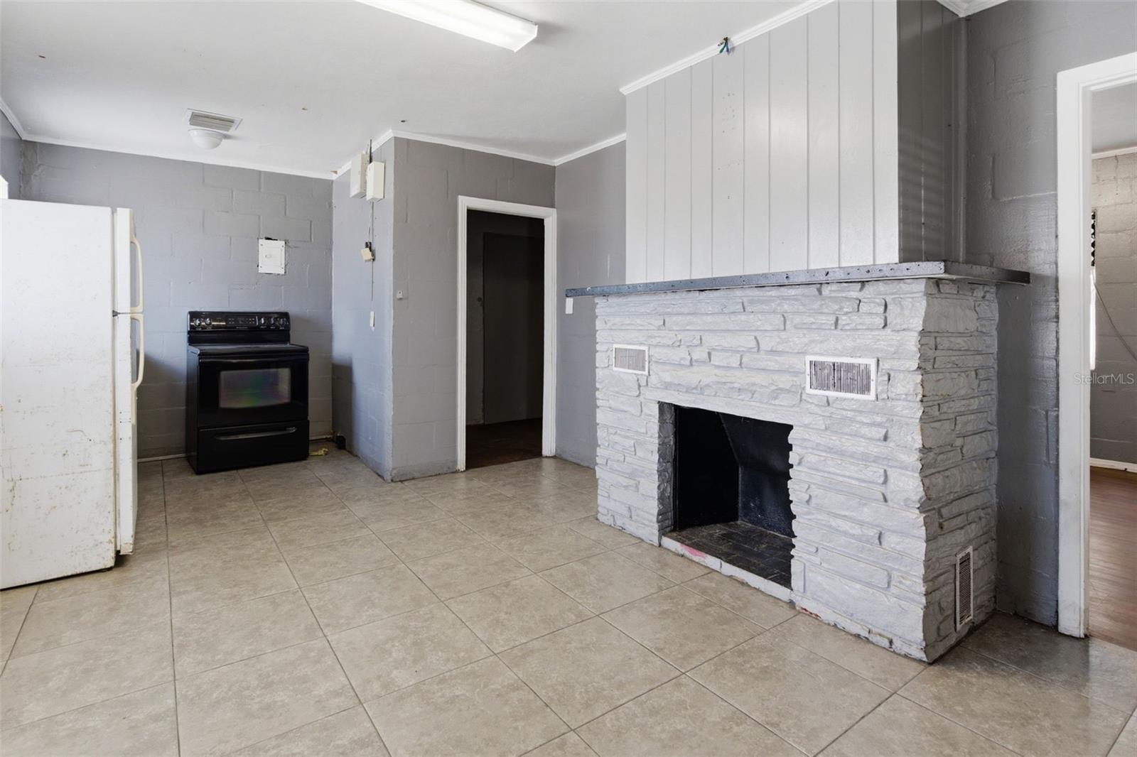 8710 E COLONIAL DR, ORLANDO, FL — photo 31