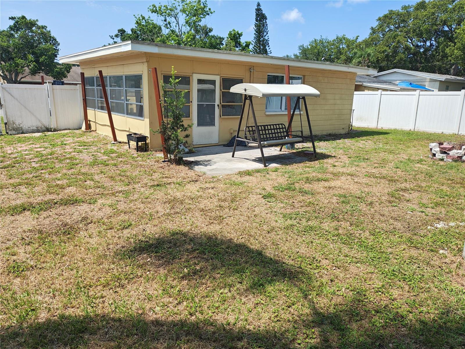 11301 110TH TER, LARGO, FL — photo 36