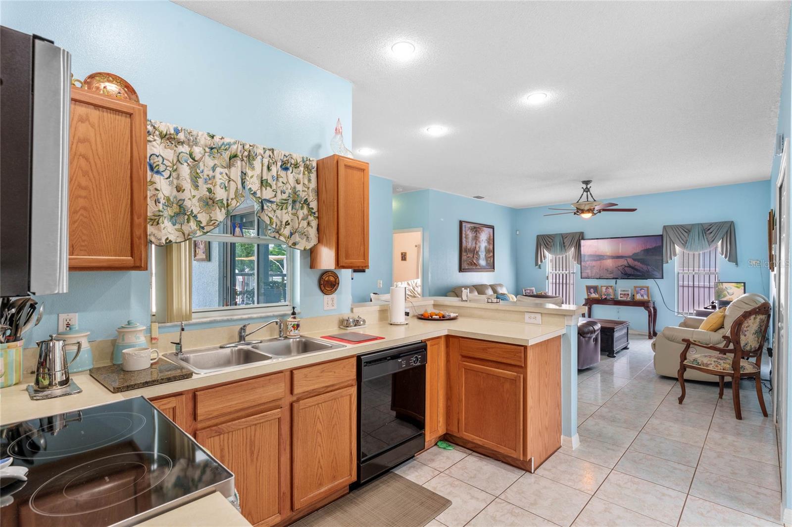 323 ALEGRIANO CT, KISSIMMEE, FL — photo 15