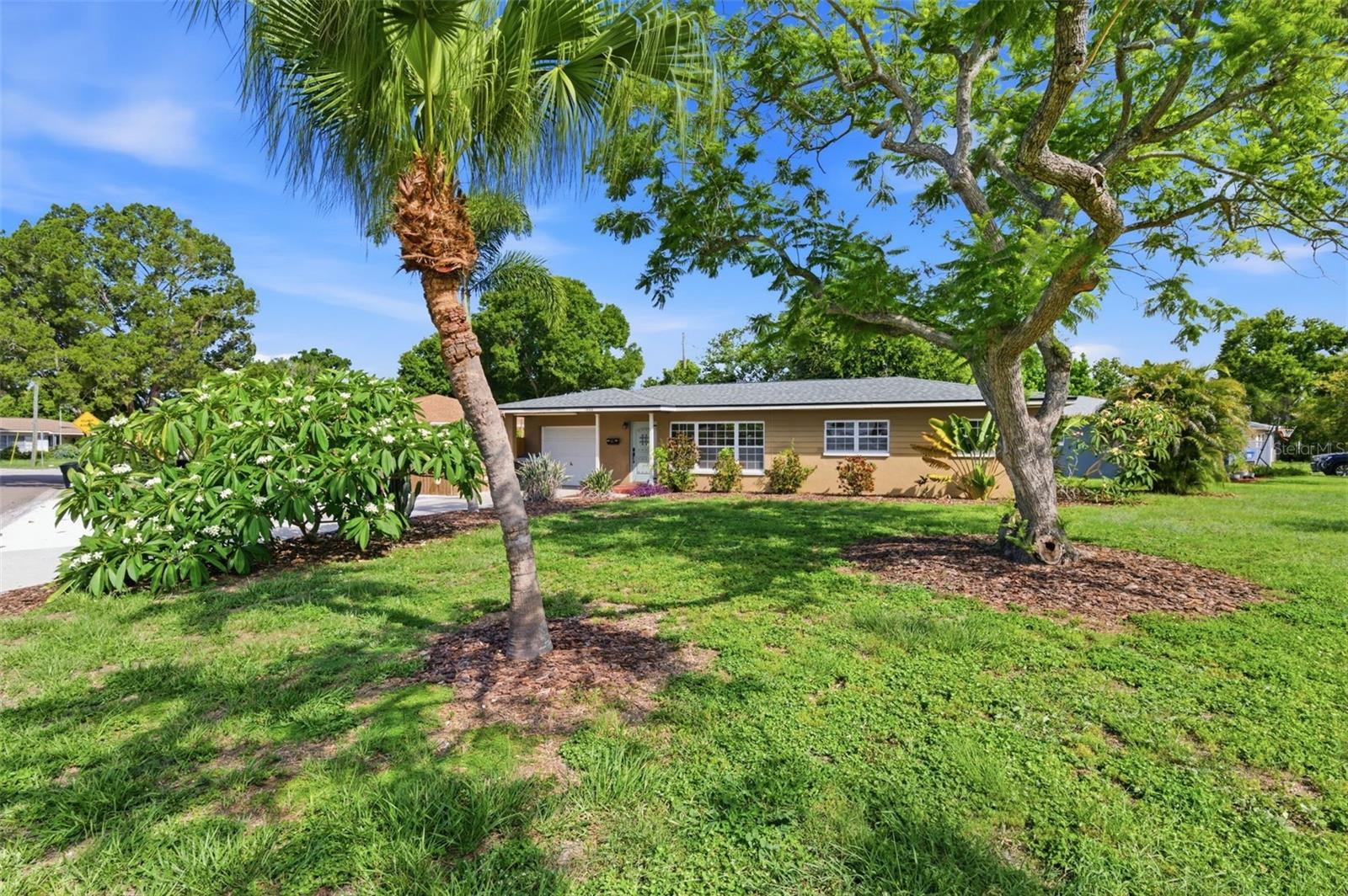 7555 19TH AVE N, ST PETERSBURG, FL — photo 2