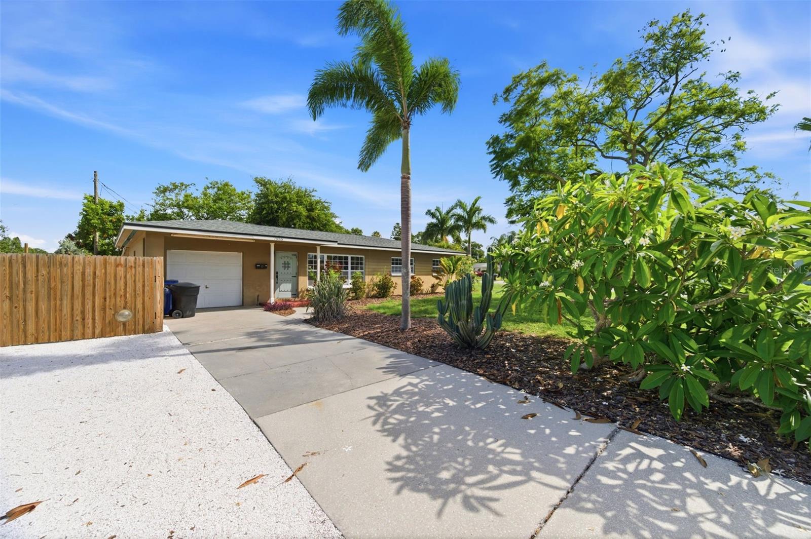 7555 19TH AVE N, ST PETERSBURG, FL — photo 4