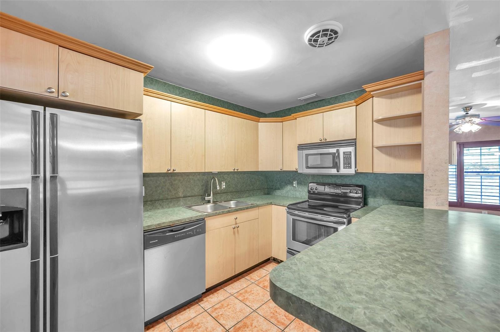 7555 19TH AVE N, ST PETERSBURG, FL — photo 13