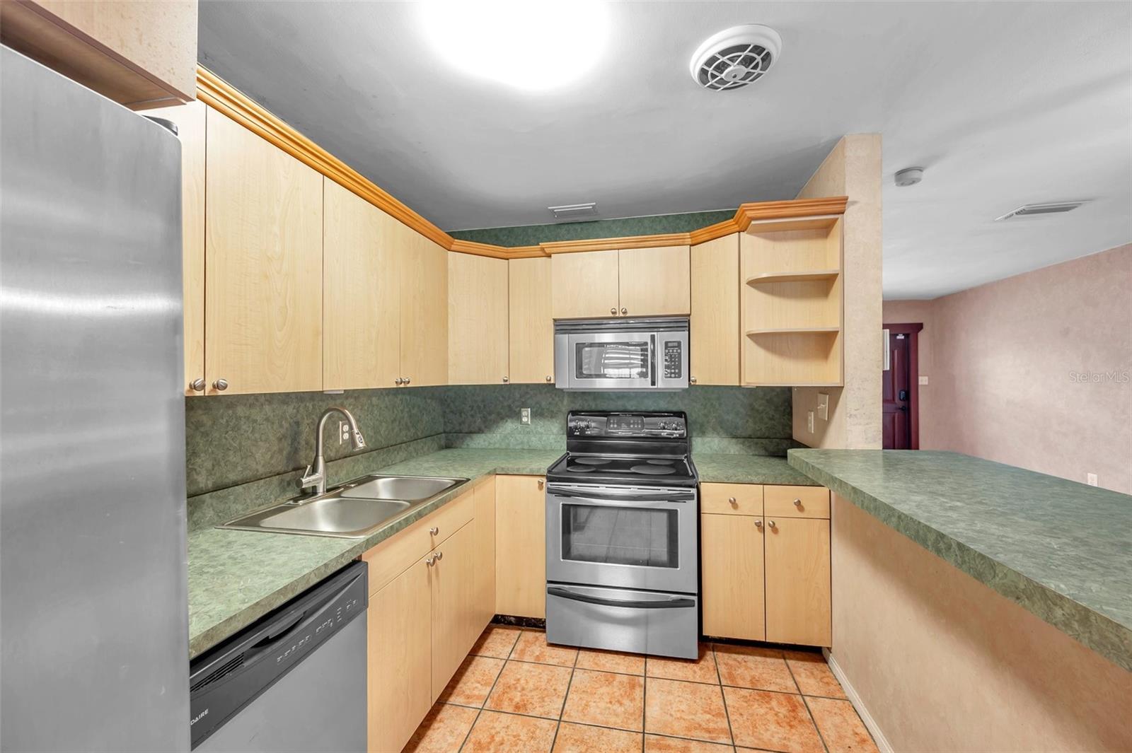 7555 19TH AVE N, ST PETERSBURG, FL — photo 14
