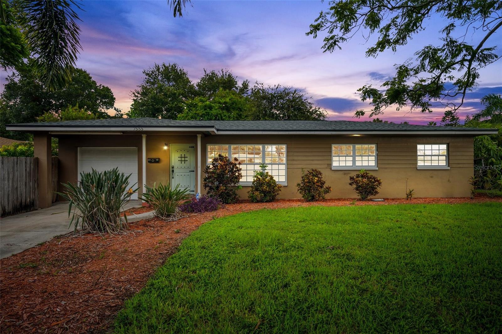 7555 19TH AVE N, ST PETERSBURG, FL — photo 28