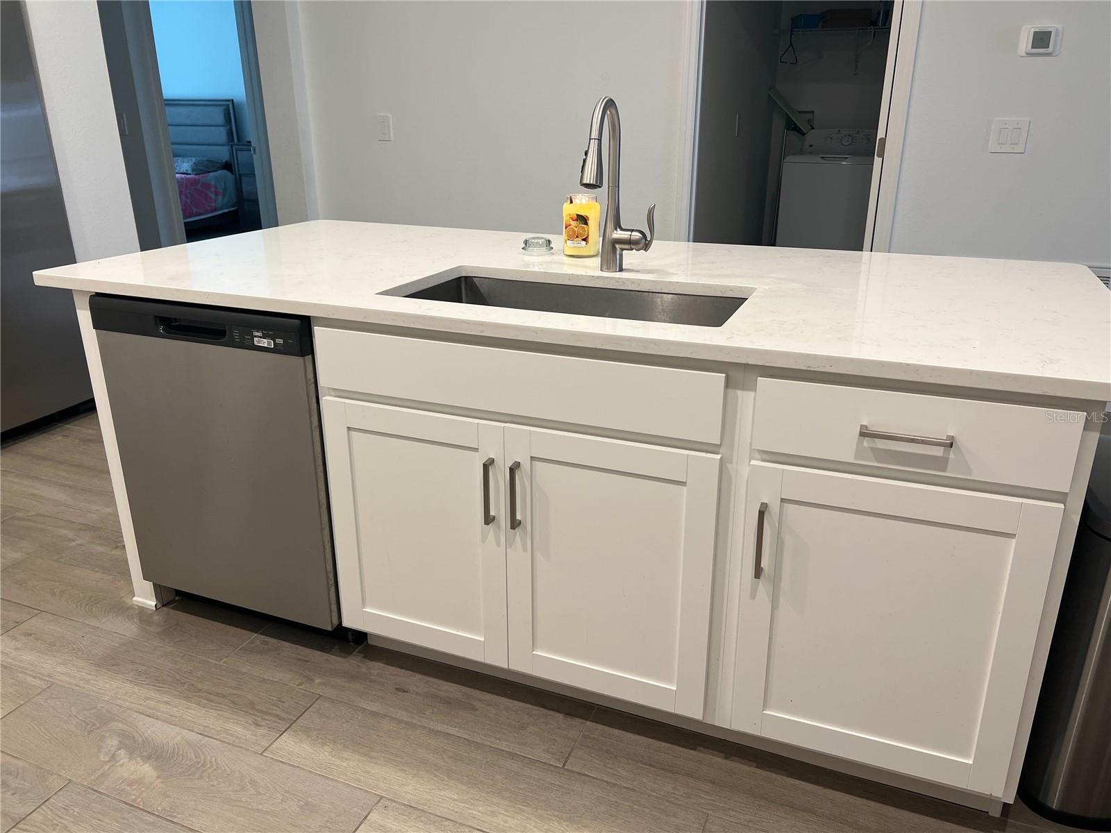 32070 GRIFFIN SANDS LN, SAN ANTONIO, FL — photo 6