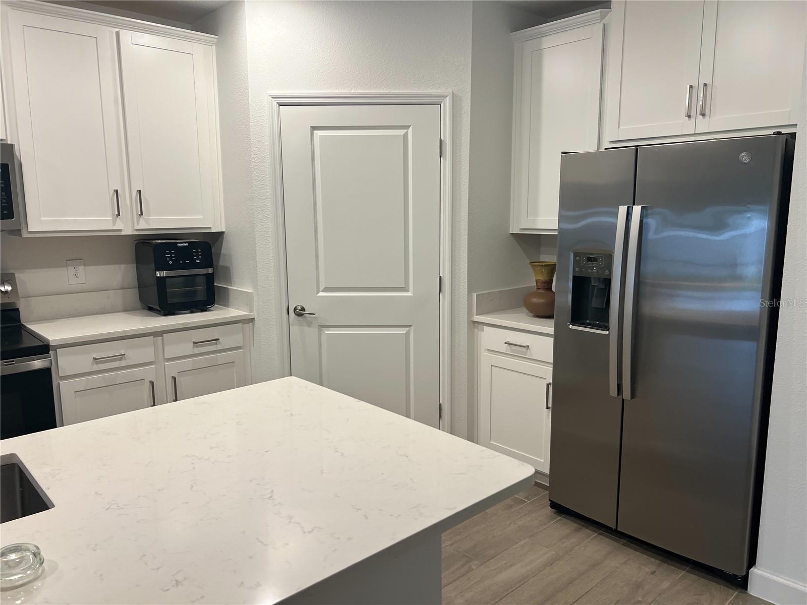 32070 GRIFFIN SANDS LN, SAN ANTONIO, FL — photo 10