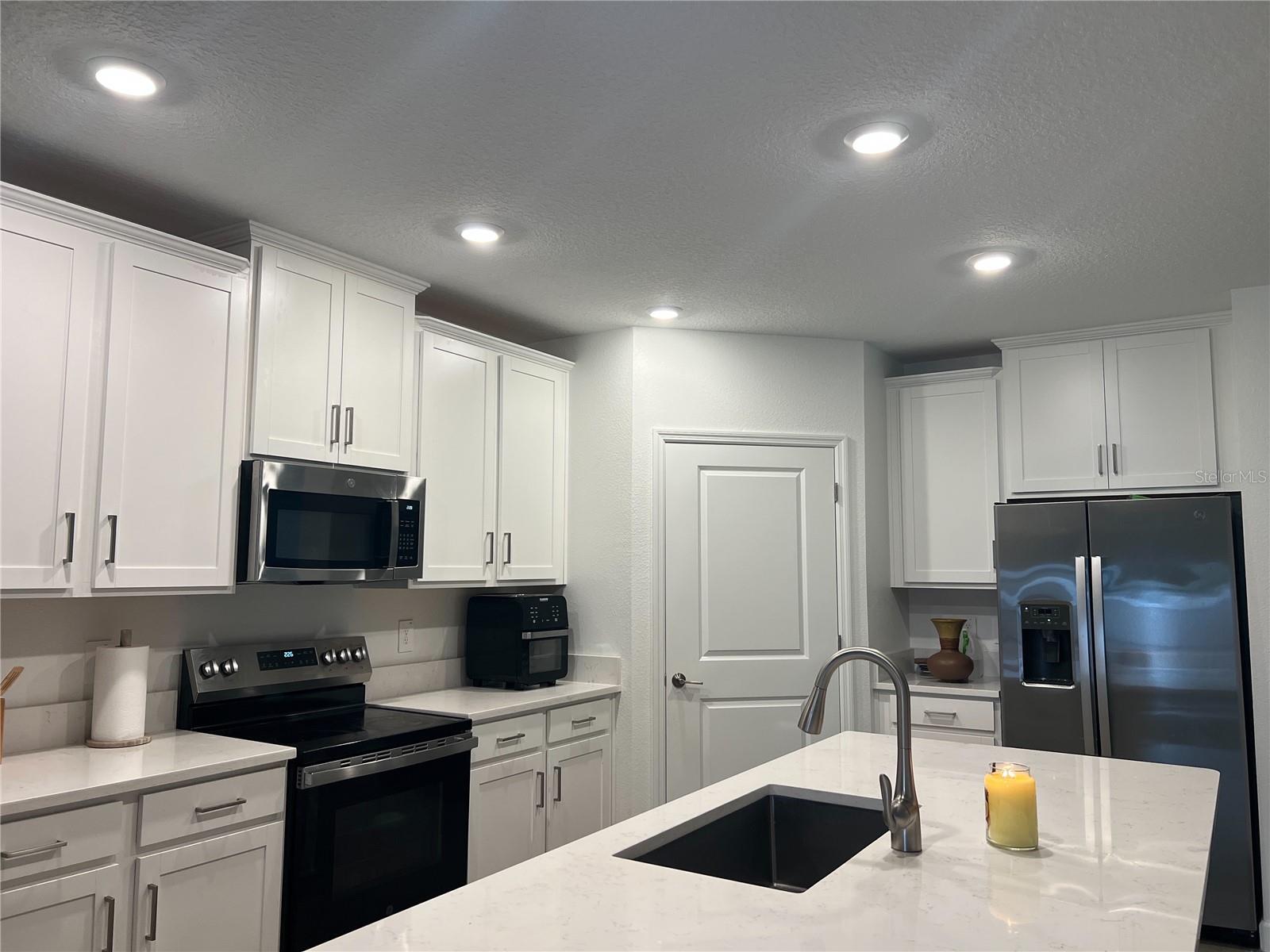 32070 GRIFFIN SANDS LN, SAN ANTONIO, FL — photo 11